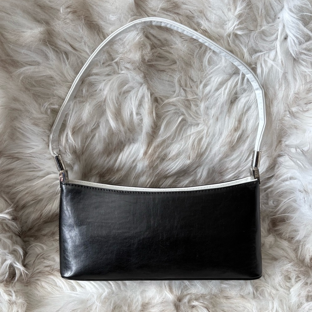 Cute Vintage Black and White Cleo Bag